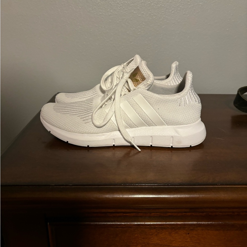 Adidas swift run shoes size 8.5